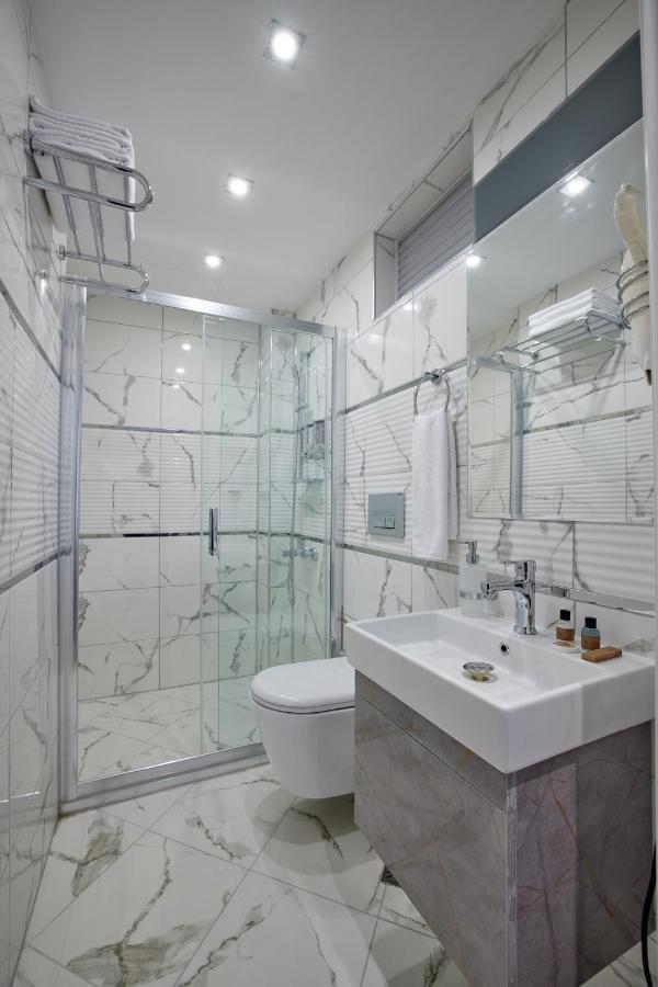 The Bold Hotel Istanbul Bagian luar foto